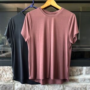 2 for one. Recreation brand Classic Women's T-Shirt Set - Black and Brown
